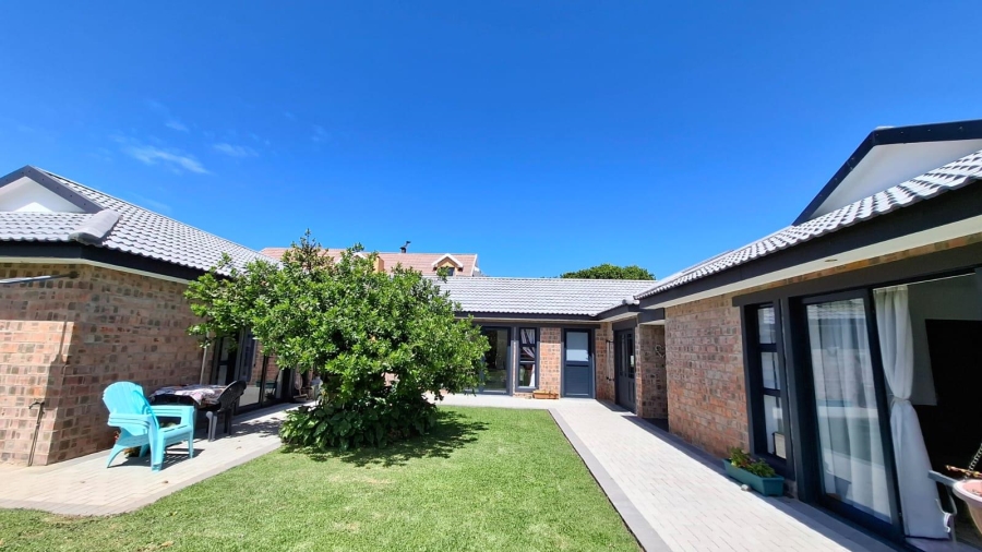 3 Bedroom Property for Sale in Dolphin Creek Golf Estate Western Cape